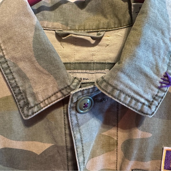 Levi's Green Camouflage Jean Jacket with Star Details - Picture 7 of 16